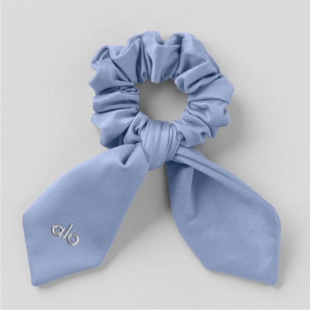 Alo Yoga Winter Frost Airlift Rhythm Hair Bow Scrunchie NWT